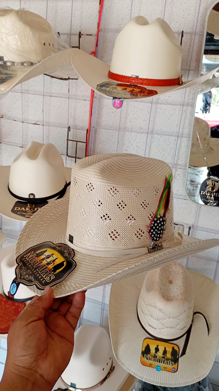 Sombreros Bado One hats imagen 04