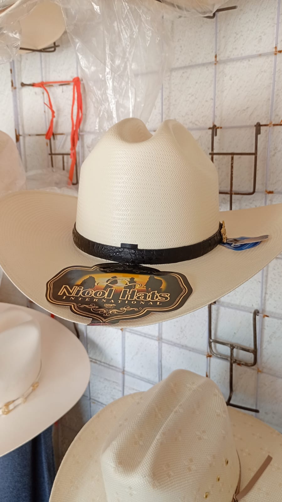 Sombreros Bado One hats imagen 07